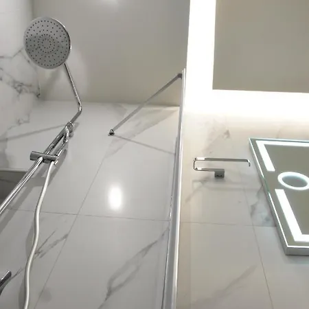 Apartment In&out